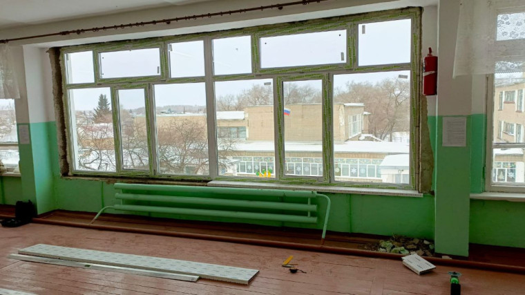 Новые окна в МБОУ "Саргатский лицей".
